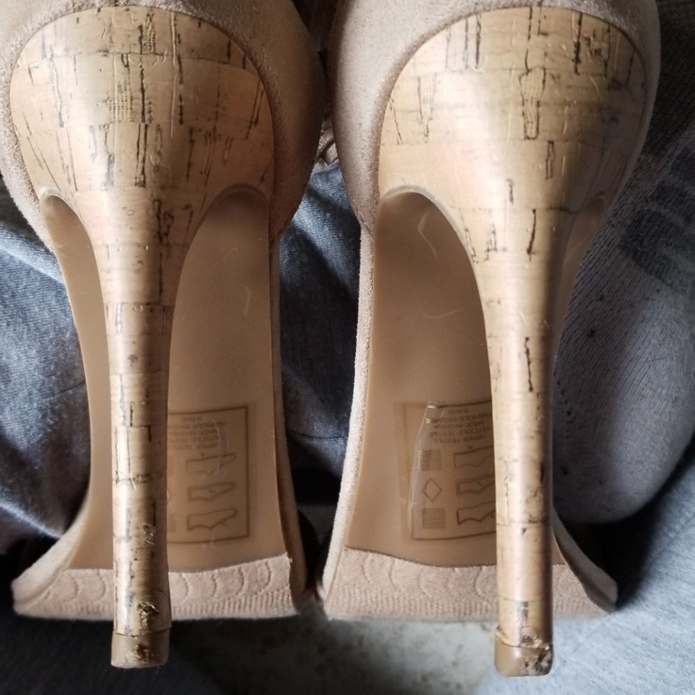 Heels - Picture 5 of 5